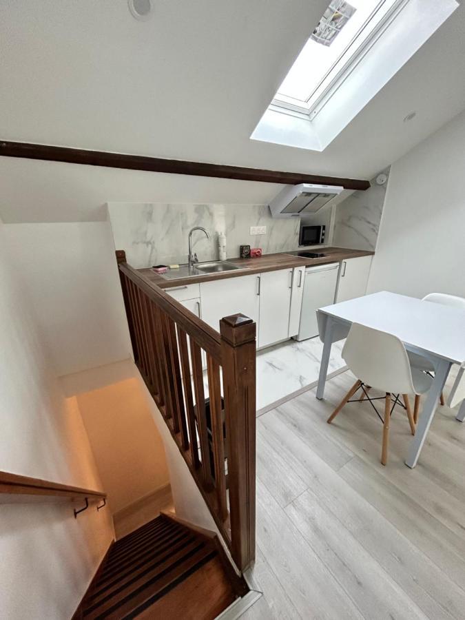 F3 Au Grenier D'une Maison *
