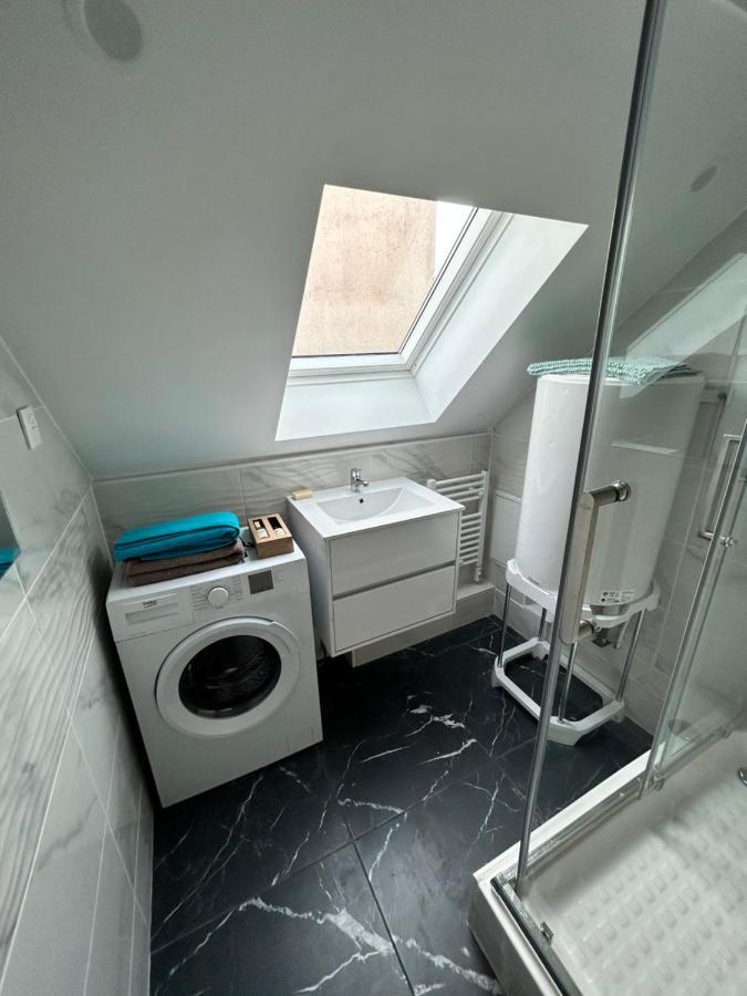 F3 Au Grenier D'une Maison Apartment Massy (Essonne)